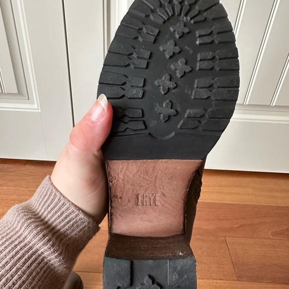 Frye Leather Karen Inside Zip Short Heeled Boot Size 9 - Picture 7 of 7